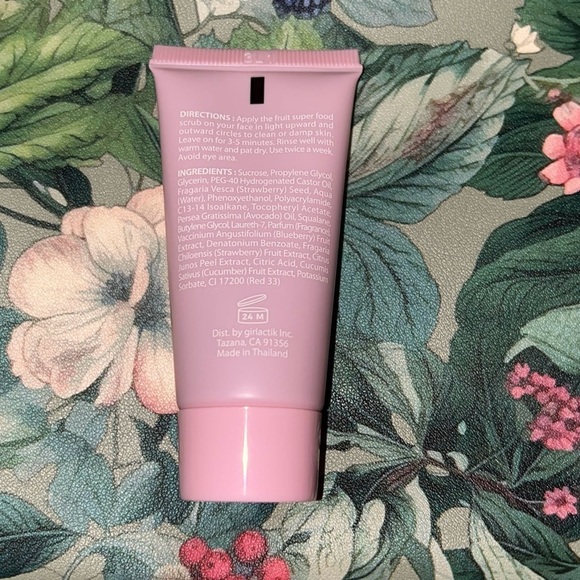 MAKEUP BUNDLE WITH BAG- NEW SKINCARE & MAKEUP PRODUCTS!  🧖🏽‍♀️ 💄 - Picture 7 of 10